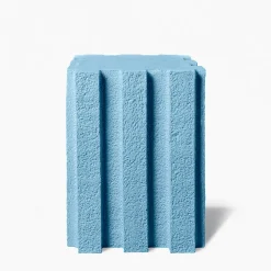 Sgabello Merlate in ceramica azzurro chiaro di Patricia Urquiola