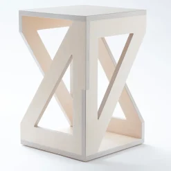 Sgabello Pitagora White di Antonio Saporito