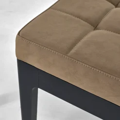Sgabello Quadrato Domino con Cuscino in Eco-Pelle