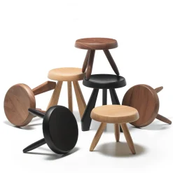 Sgabello Tabouret Berger in rovere nero di Charlotte Perriand