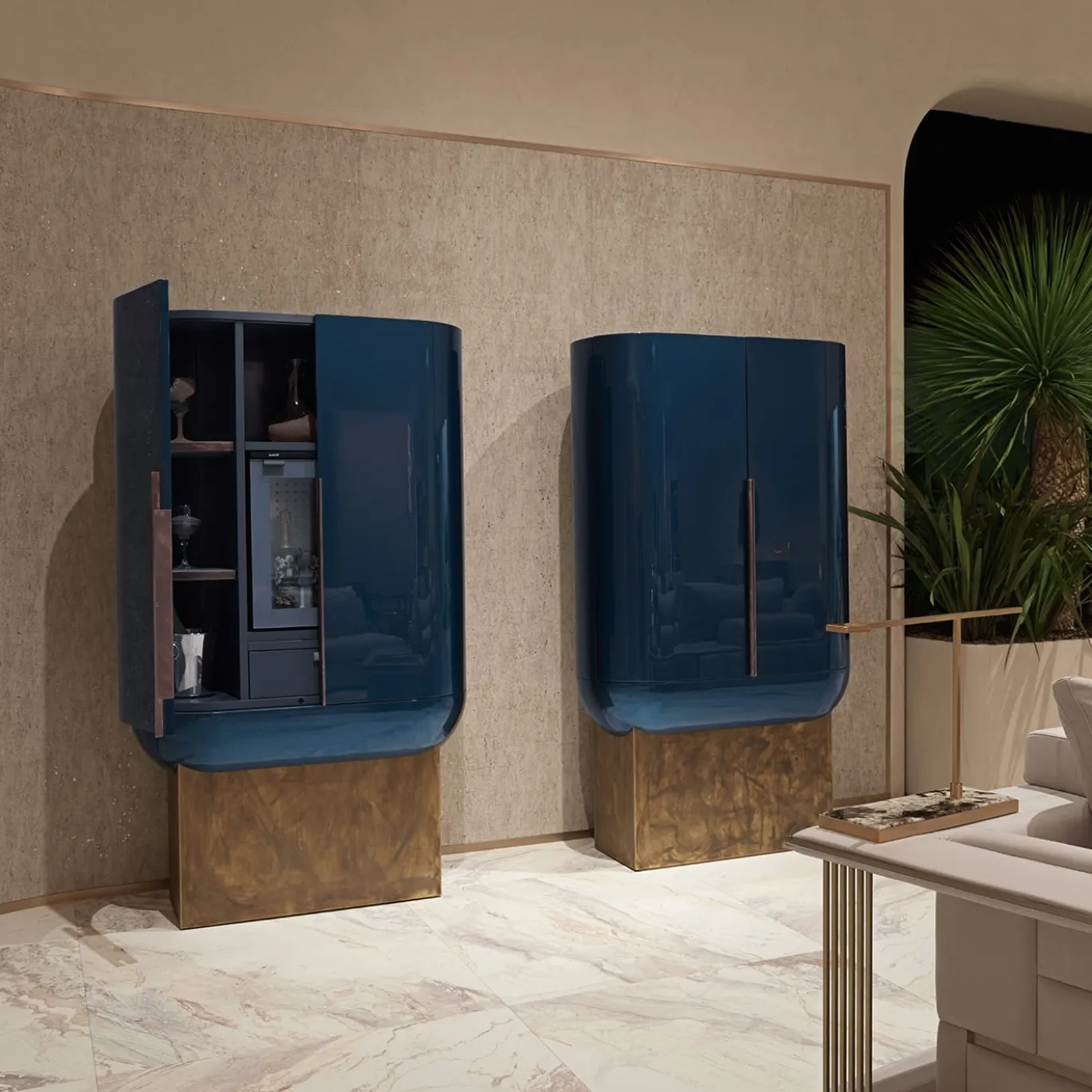Siona Bar Unit in Legno Laccato Blu e Pelle