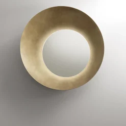 Specchio da parete Brame in ottone con luce LED di R&D De Castelli