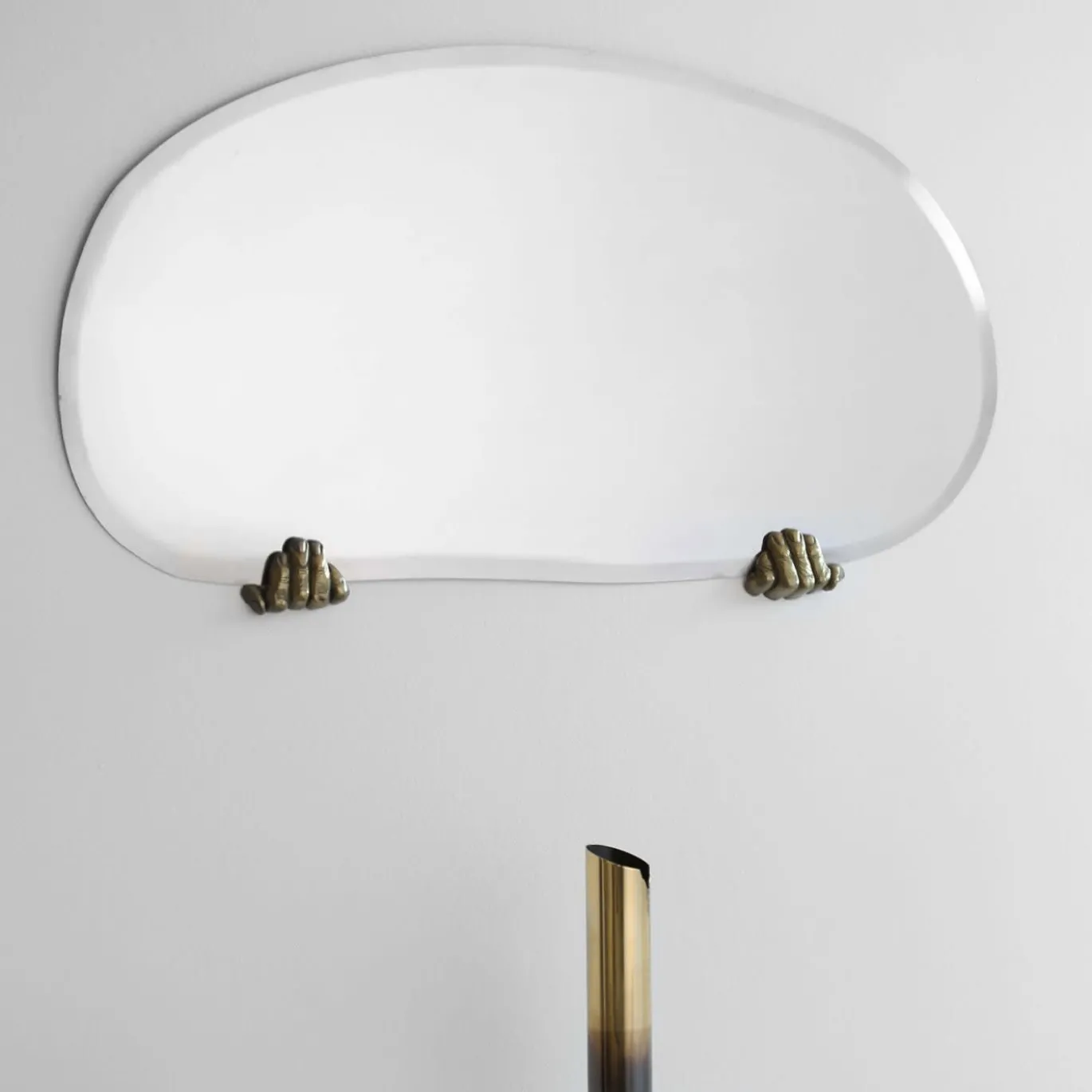 Specchio da parete con maniglia