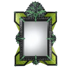 Specchio da parete Kinda in vetro di Murano verde