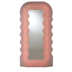 Specchio da Terra e Lampada Ultrafragola in Opalina Rosa di Ettore Sottsass