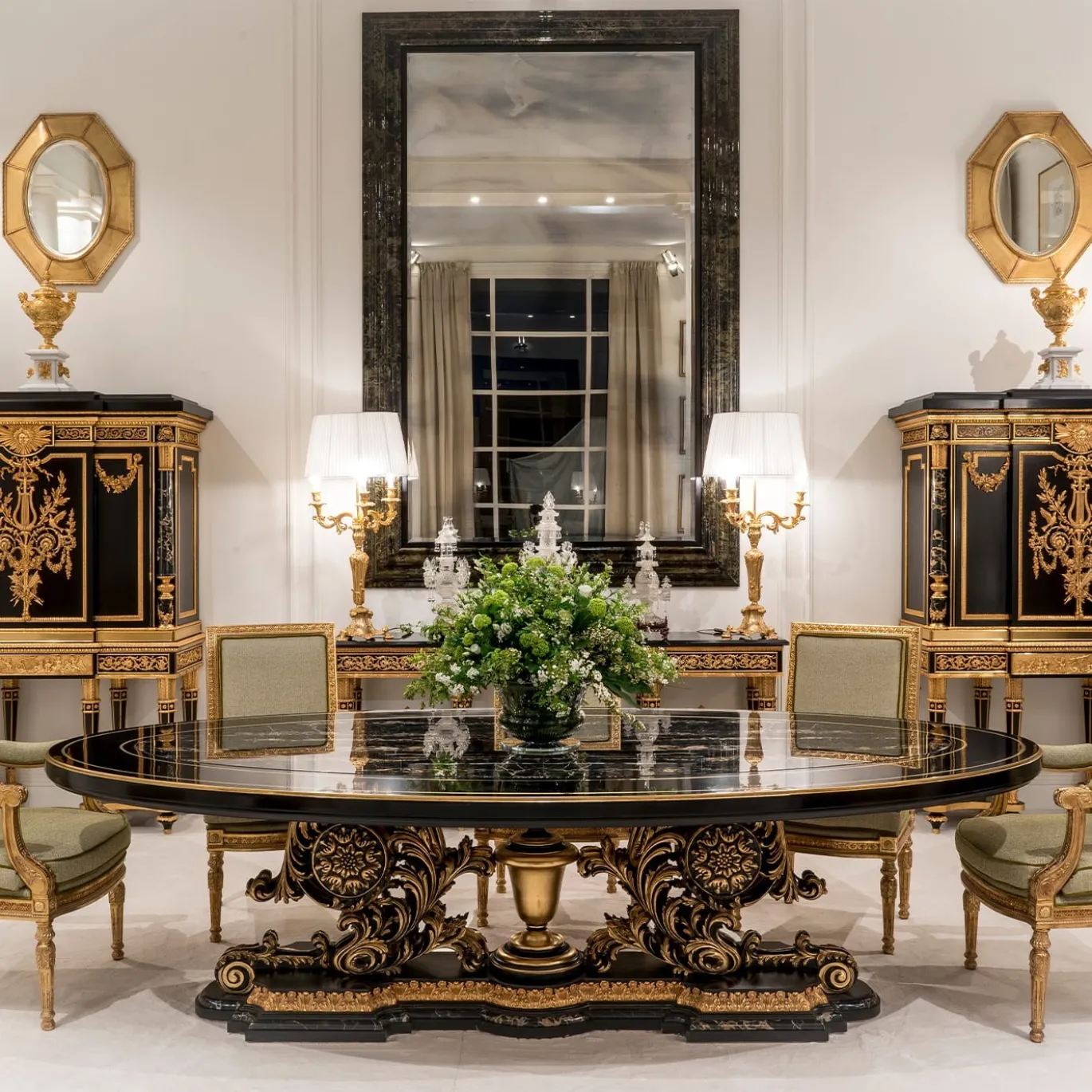 Specchio ovale con cornice ottagonale dorata