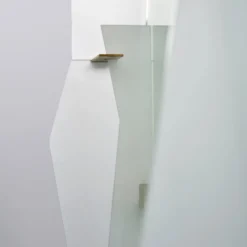 Specchio scultoreo in vetro satinato ovale Essenza