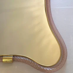 Specchio Torchon in vetro rosa e oro