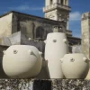 Sputnik B Vaso grande in pietra calcarea leccese di Luca Scacchetti