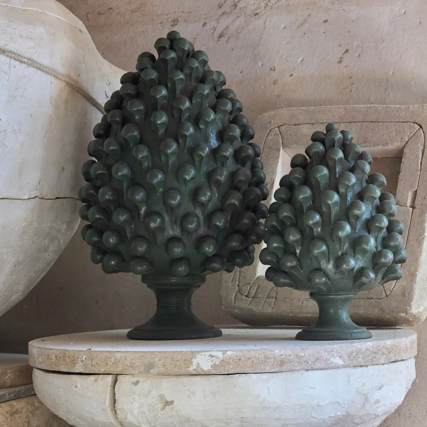 Statuetta Pigna Media in Ceramica Verde