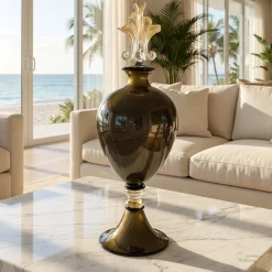 Stmat Vaso con piede in nero e oro 24K con coperchio