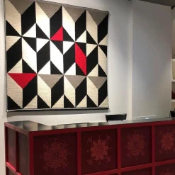Tappeto Brace Square policromo di Gavino Sanna