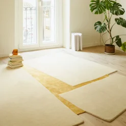Tappeto Lettera Aperta Beige e Giallo Annodato a Mano