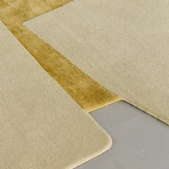 Tappeto Lettera Aperta Beige e Giallo Annodato a Mano
