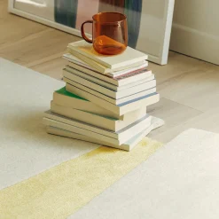 Tappeto Lettera Aperta Beige e Giallo Annodato a Mano
