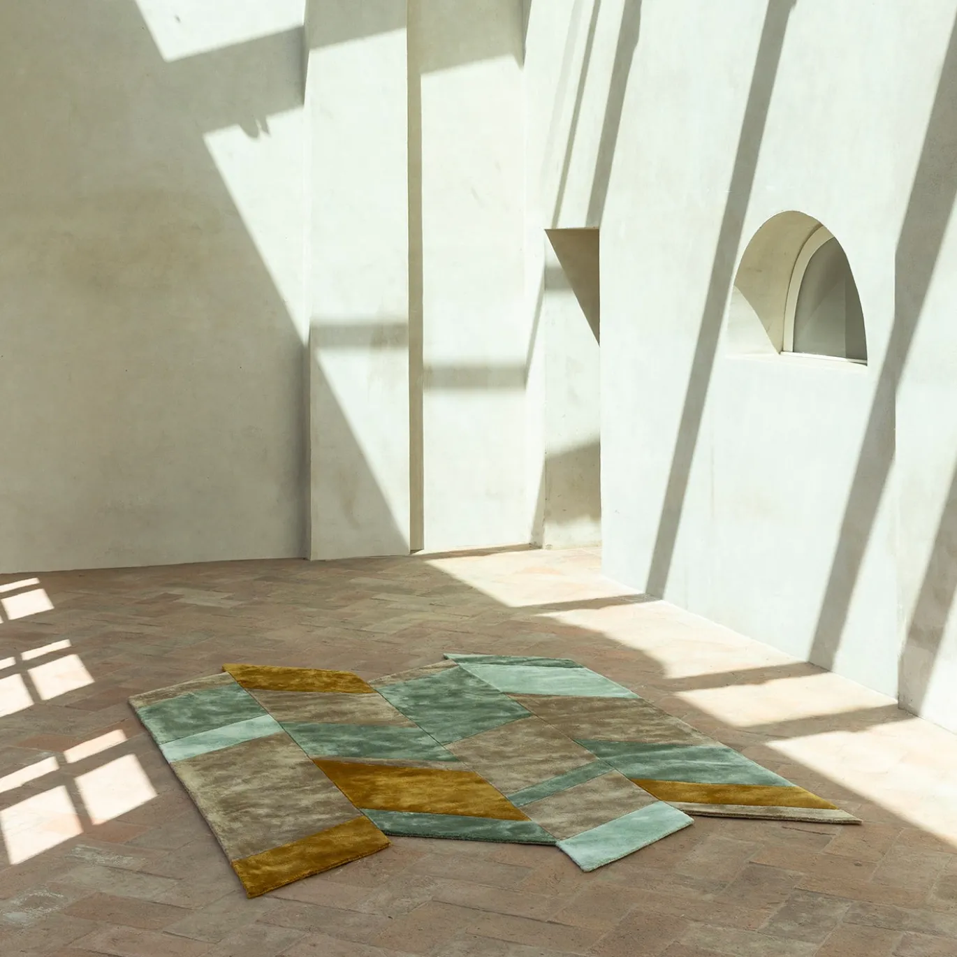 Tappeto Tangram Autumn Asymmetrical Polychrome di Dainelli Studio