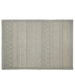 Tappeto Tipografico grigio chiaro di Stefano Asili