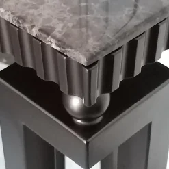 Tavolino a colonna Magnus