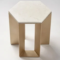 Tavolino Alato in metallo verniciato oro e piano in marmo bianco di Antonio Saporito
