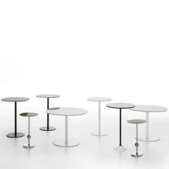 Tavolino alto nero Solenoide di Piero Lissoni