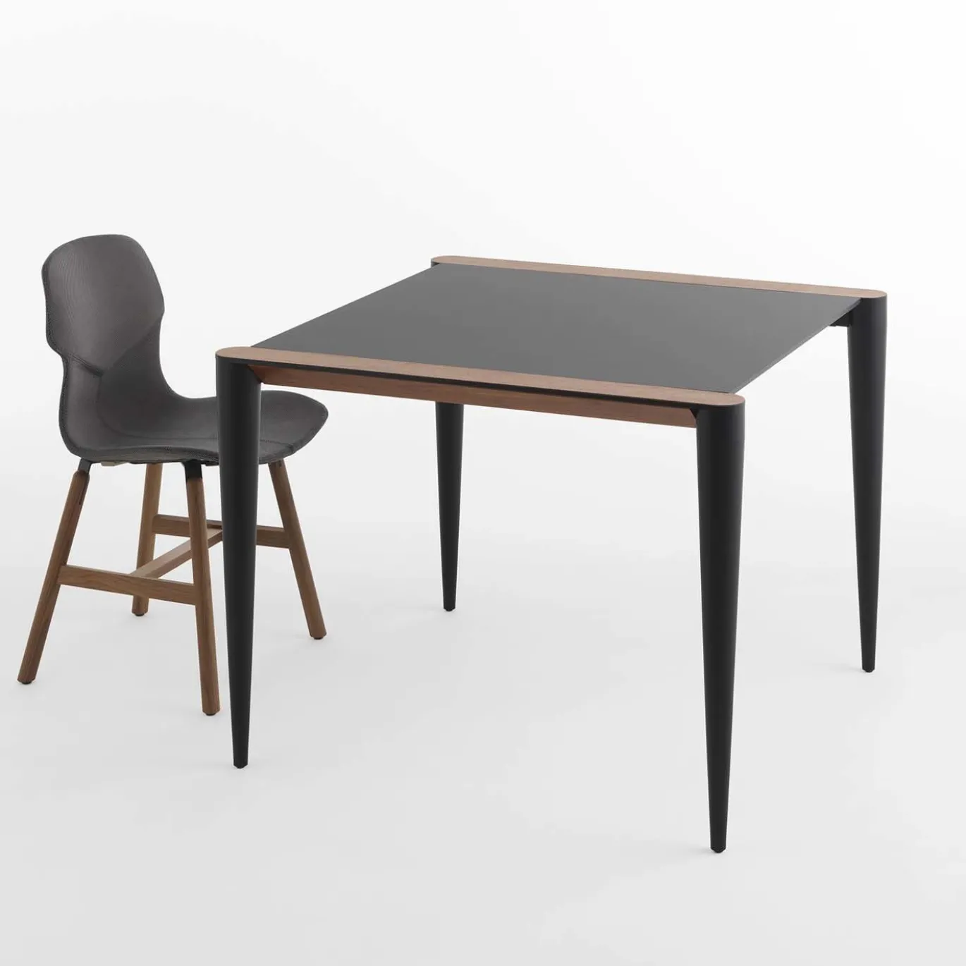 Tavolino Bistrot Bolero in Noce Canaletto Nero di Renato Zamberlan