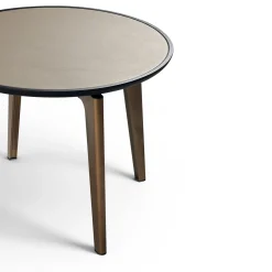 Tavolino Blend con piano in pelle marrone e base in legno bronzo