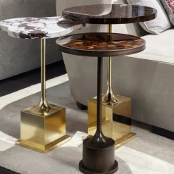 Tavolino con piano in marmo bianco
