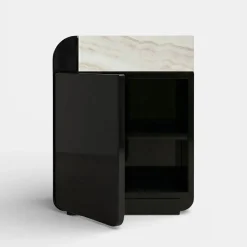 Tavolino contenitore in legno laccato nero con top in onice avorio