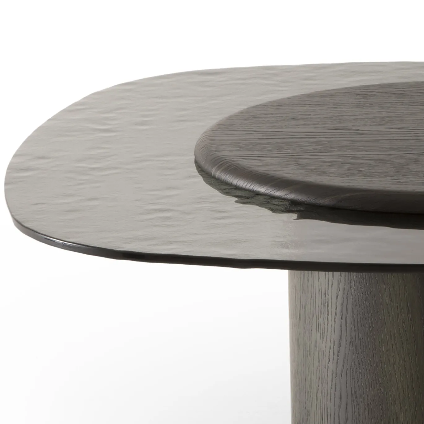 Tavolino da caffè Egg Basso grigio e ovale con piano in vetro