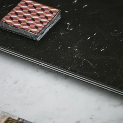 Tavolino da caffè quadrato Fillo in marmo nero Marquina