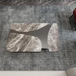 Tavolino da caffè Rasine Jolie con piano in marmo grigio e struttura in metallo