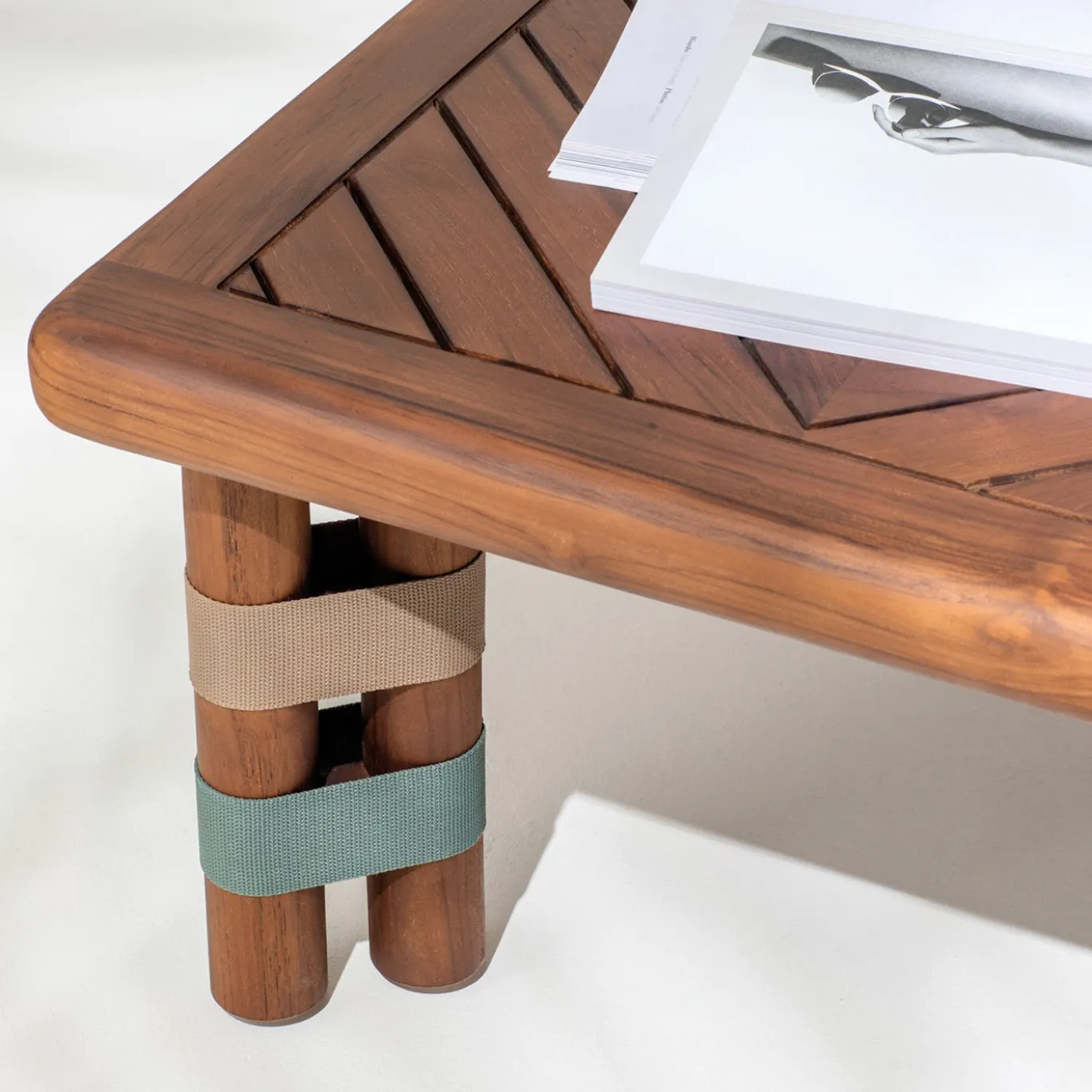 Tavolino da caffè rettangolare per esterni Lignes in legno