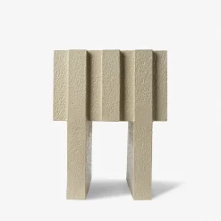 Tavolino da notte in ceramica beige Merlate di Patricia Urquiola
