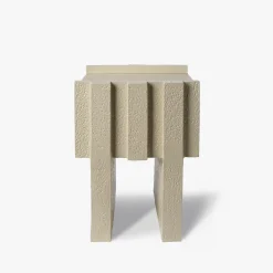Tavolino da notte in ceramica beige Merlate di Patricia Urquiola