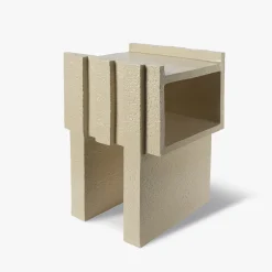 Tavolino da notte in ceramica beige Merlate di Patricia Urquiola