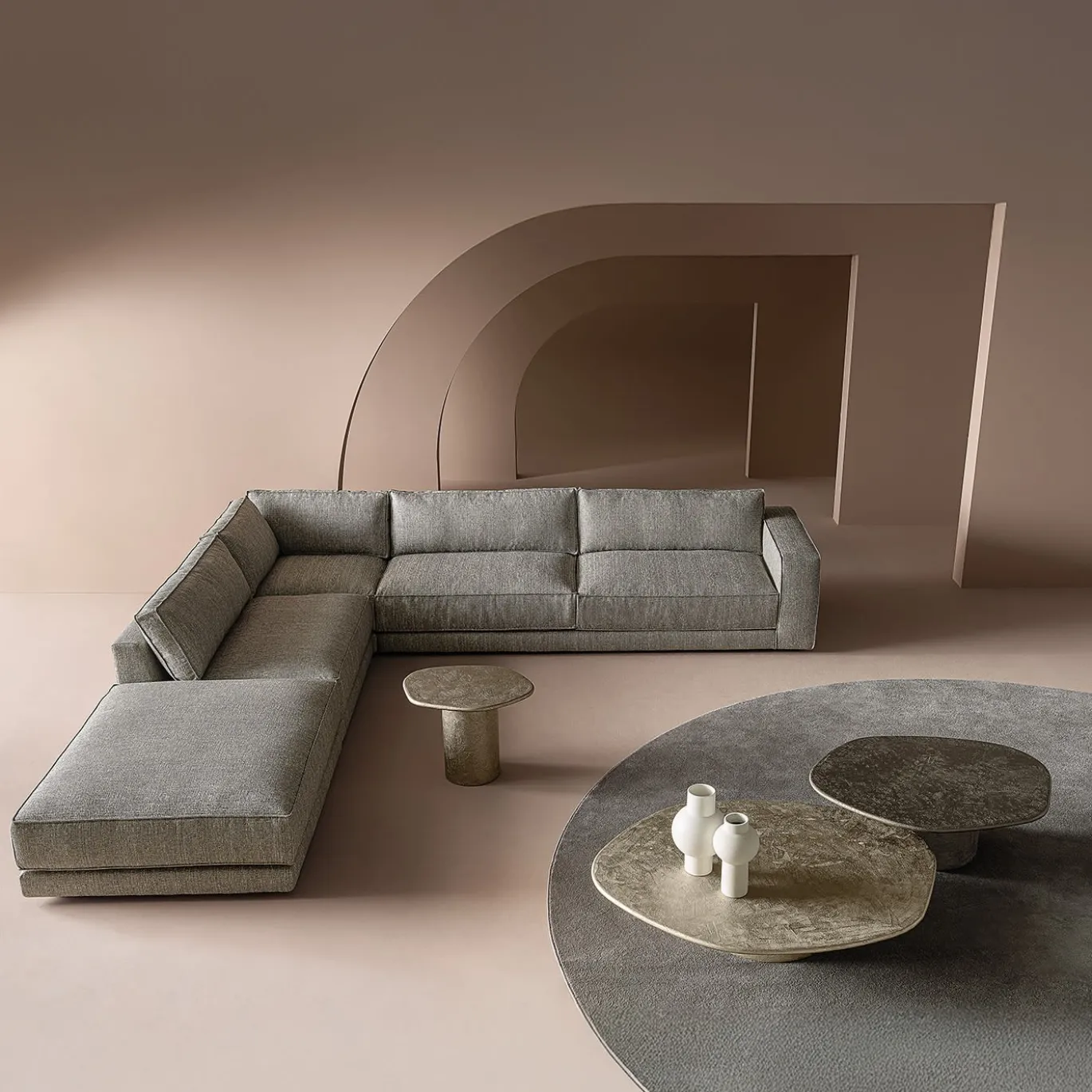 Tavolino grande Atollo con texture color champagne di CSM