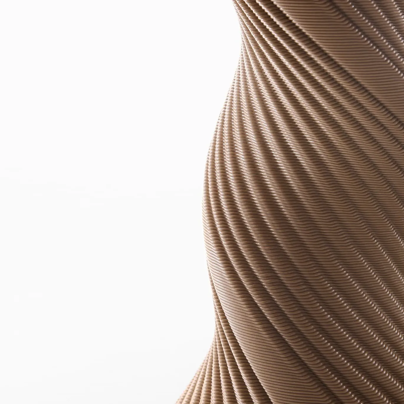 Tavolino in bioplastica beige Tork Design di Karim Rashid