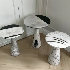 Tavolino in Ceramica Raku bianco con graffi oro