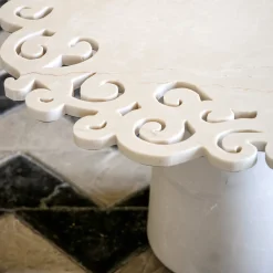 Tavolino in macramè mezzo marmo di Roberto Semprini