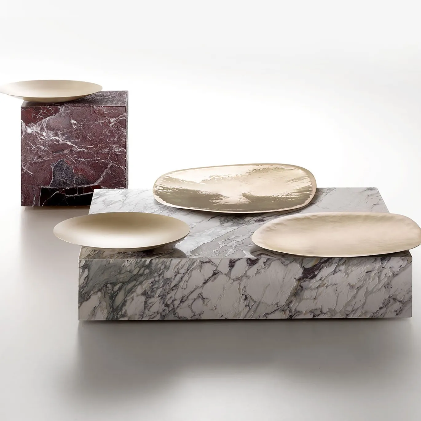 Tavolino in marmo Between Nature 20 di Stormo Studio