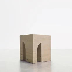 Tavolino in marmo Fiftyfour di Dainelli Studio