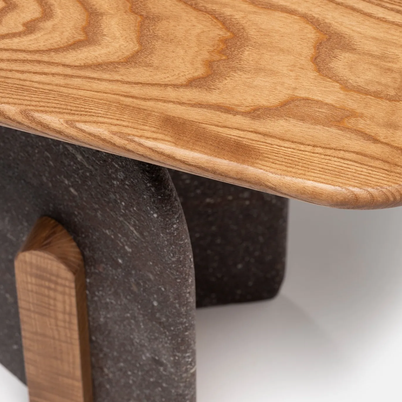 Tavolino in Marmo Porfido con Top in legno finitura lucida Fango