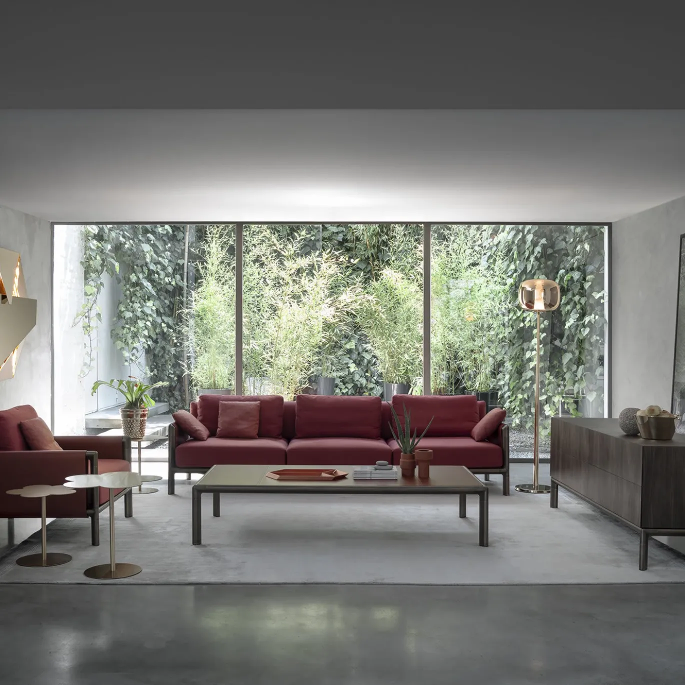 Tavolino in ottone Flowers di Stefano Giovannoni