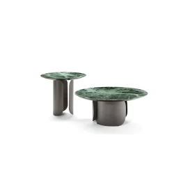 Tavolino laterale con base in metallo Gabriel e top in marmo Verde Alpi Rameggiato