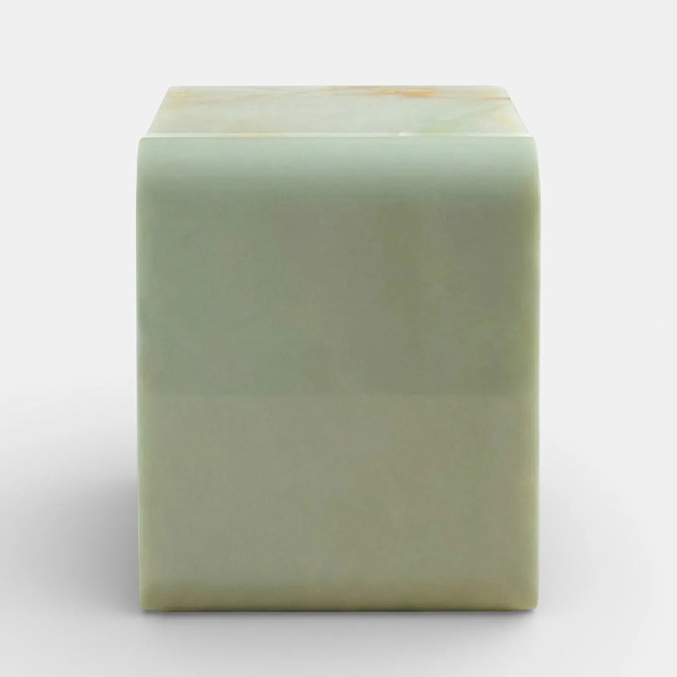 Tavolino laterale con base laccata verde Amo e top in onice