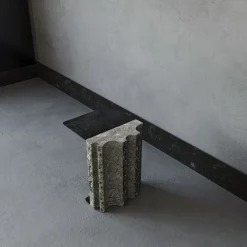 Tavolino laterale in alabastro grigio Innesto
