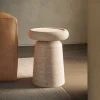 Tavolino laterale medio in pietra travertino Nissa di Ivan Colominas