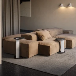 Tavolino laterale rotondo in marmo nero e bianco Lyris Modern L di Lorenzo Zaccarin