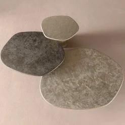 Tavolino medio Atollo con texture color bronzo di CSM