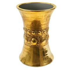 Tavolino Myra in ceramica oro di Gabriele Mengoni